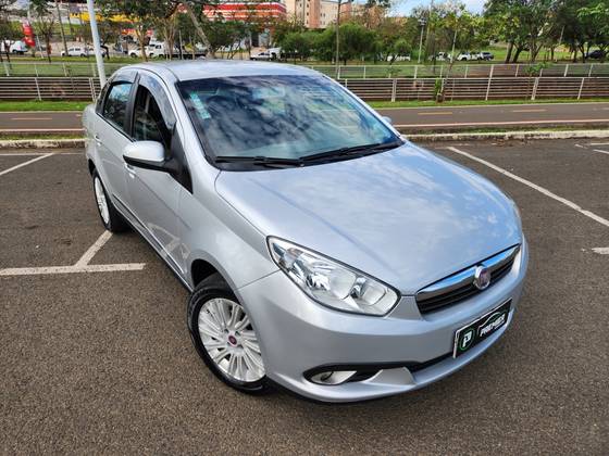 FIAT GRAND SIENA 1.6 MPI ESSENCE 16V FLEX 4P MANUAL