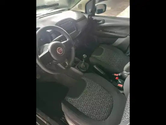 FIAT-UNO-2020