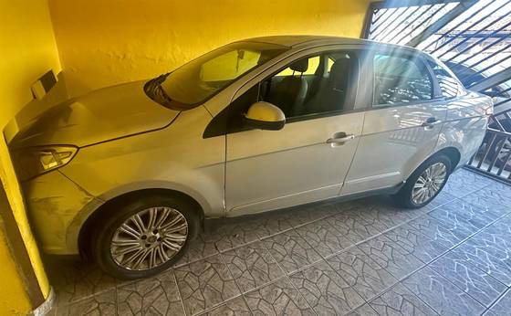 FIAT GRAND SIENA 1.6 MPI ESSENCE 16V FLEX 4P MANUAL