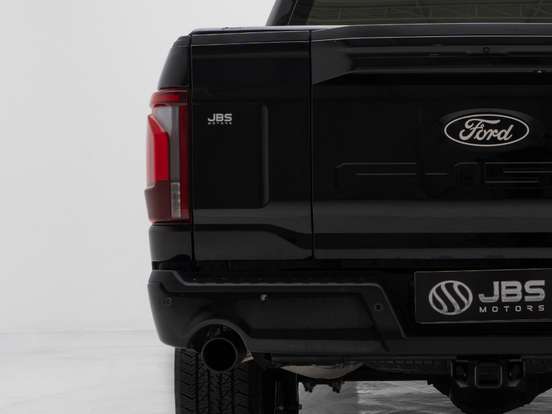 FORD-F-150-5.0 V8 GASOLINA CD LARIAT BLACK FX4 AUTOMÁTICO FORD-F-150-2025