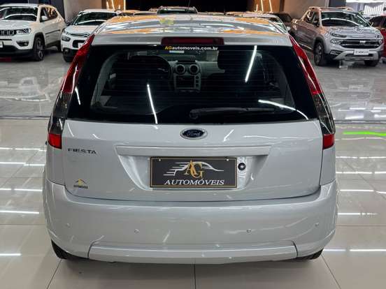 FORD-FIESTA-2013