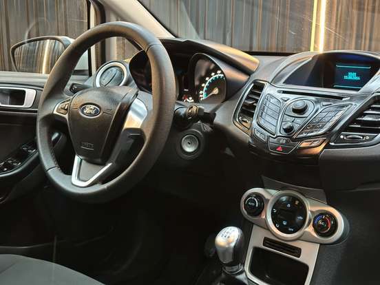 FORD-FIESTA-1.6 SE HATCH 16V FLEX 4P MANUAL FORD-FIESTA-2014