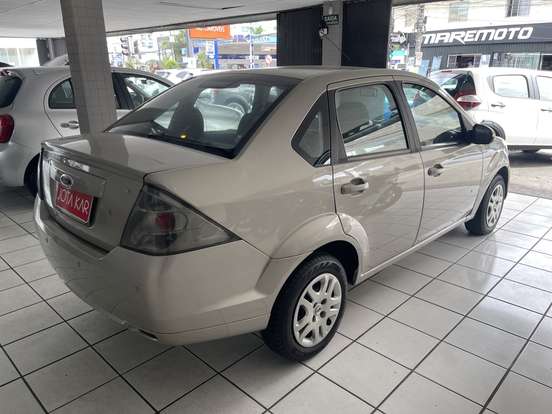 FORD-FIESTA-2013