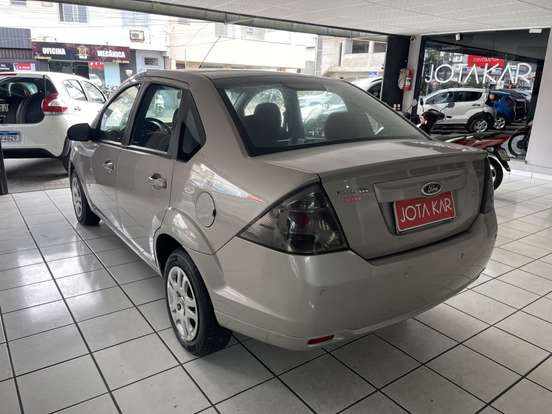 FORD-FIESTA-2013