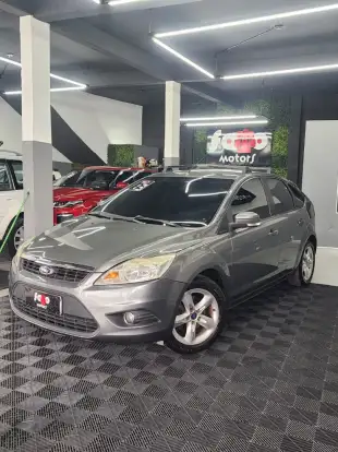 FORD-FOCUS-2012