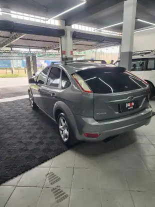 FORD-FOCUS-2012