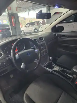 FORD-FOCUS-2012