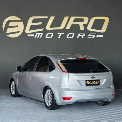 FORD-FOCUS-2011