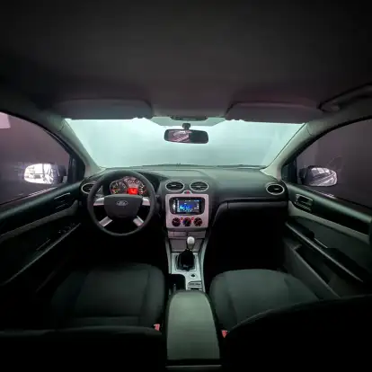FORD-FOCUS-2011