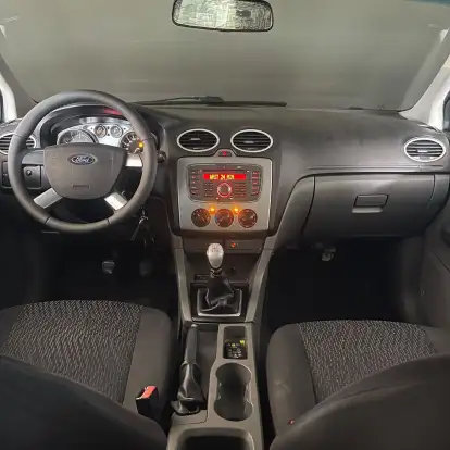 FORD-FOCUS-2011