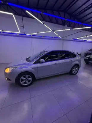 FORD-FOCUS-2011