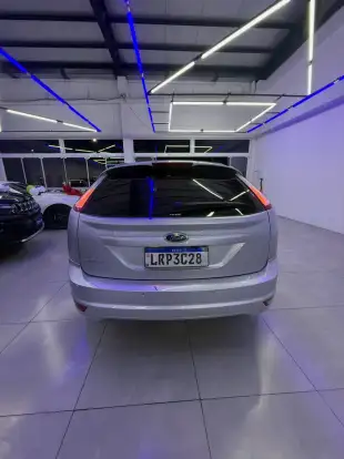 FORD-FOCUS-2011