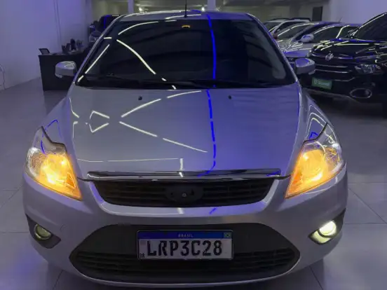 FORD-FOCUS-1.6 GLX SEDAN 16V FLEX 4P MANUAL FORD-FOCUS-2011