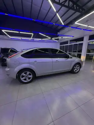 FORD-FOCUS-2011