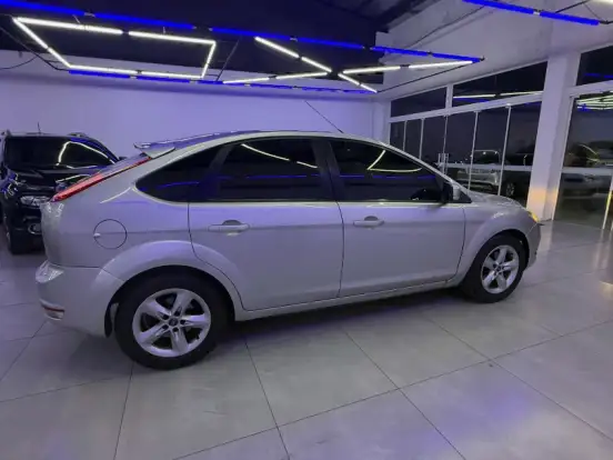 FORD-FOCUS-1.6 GLX SEDAN 16V FLEX 4P MANUAL FORD-FOCUS-2011