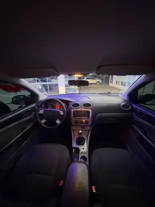 FORD-FOCUS-2011