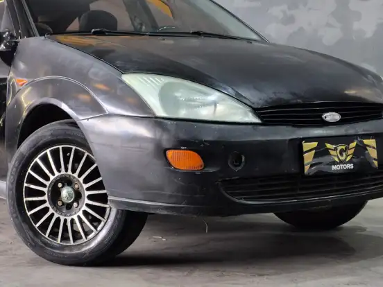 FORD-FOCUS-1.8 16V GASOLINA 4P MANUAL FORD-FOCUS-2003