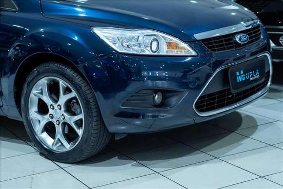 FORD-FOCUS-2010