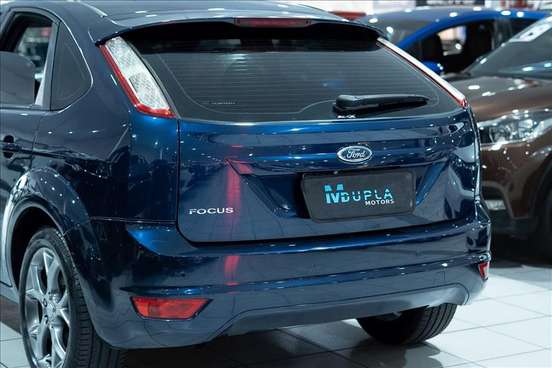 FORD-FOCUS-2010