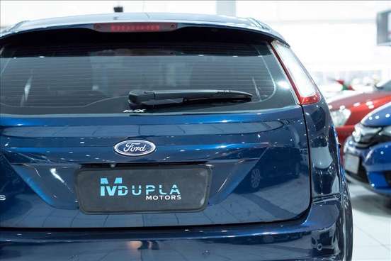 FORD-FOCUS-2010