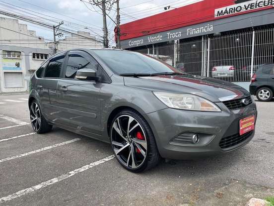 FORD-FOCUS-2012
