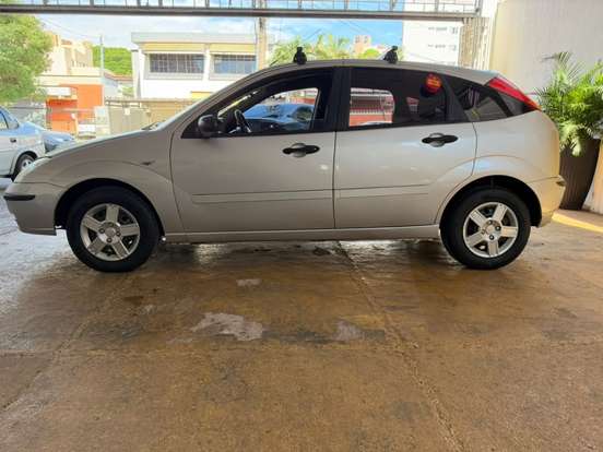 FORD-FOCUS-2007