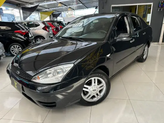 FORD FOCUS 2.0 GLX SEDAN 16V GASOLINA 4P MANUAL