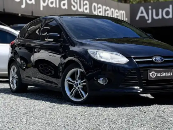 FORD-FOCUS-2.0 SE 16V FLEX 4P POWERSHIFT FORD-FOCUS-2013