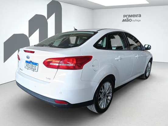FORD-FOCUS-2017