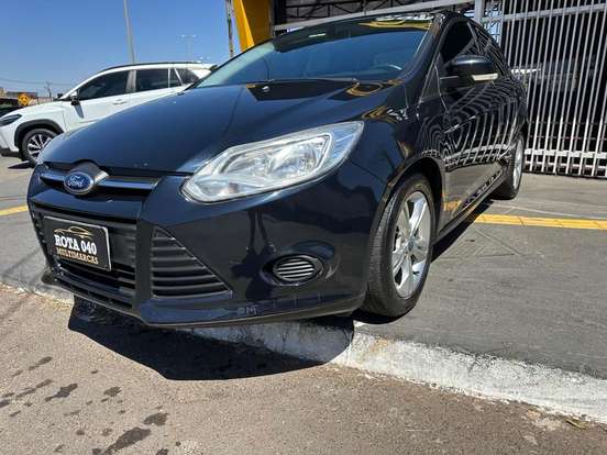 FORD-FOCUS-2013