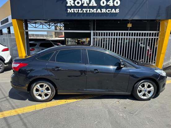 FORD-FOCUS-2013