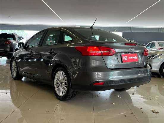FORD-FOCUS-2017