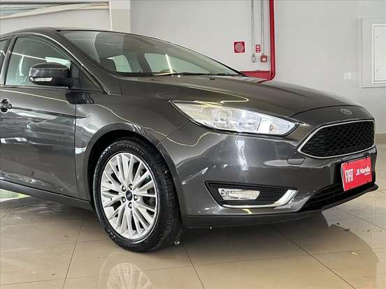 FORD-FOCUS-2017