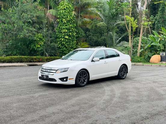 FORD-FUSION-2010