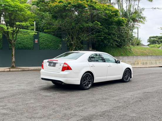 FORD-FUSION-2010