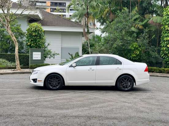 FORD-FUSION-2010