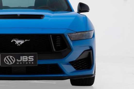 FORD-MUSTANG-2025