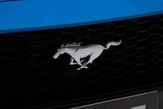 FORD-MUSTANG-2025
