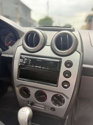 FORD-FIESTA-2012