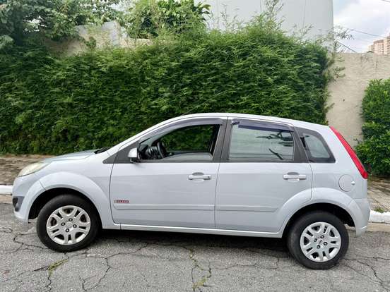 FORD-FIESTA-2012
