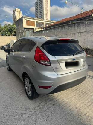 FORD-FIESTA-2015