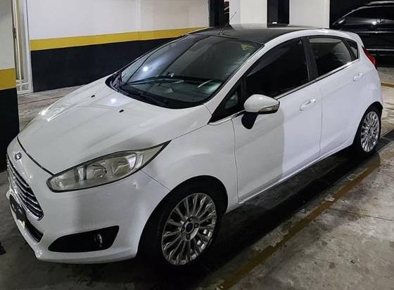 FORD FIESTA 1.6 TITANIUM HATCH 16V FLEX 4P POWERSHIFT