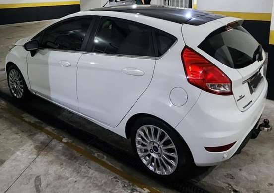 FORD-FIESTA-2015