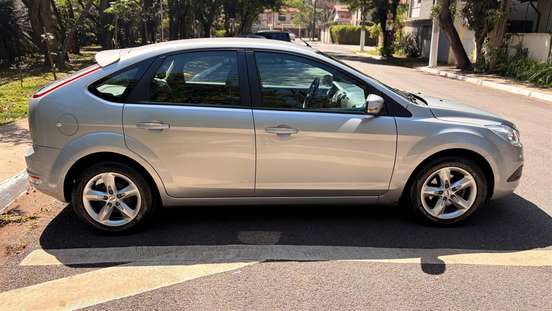 FORD-FOCUS-2009