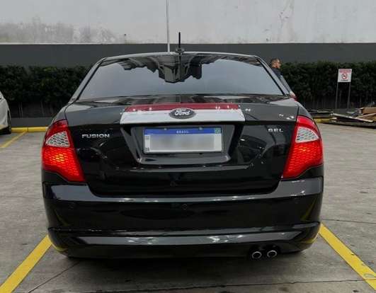 FORD-FUSION-2010