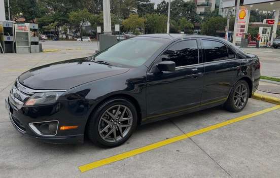 FORD-FUSION-2010