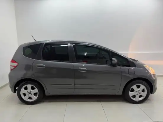 HONDA-FIT-2010