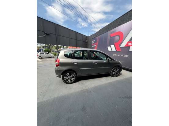 HONDA-FIT-2005