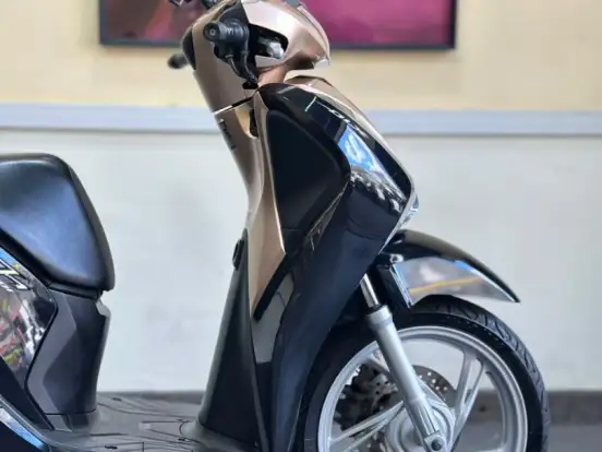 HONDA-SH 150i DLX HONDA-SH 150i DLX-2018