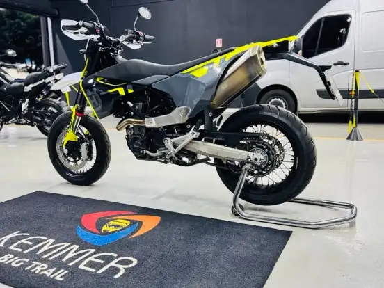 HUSQVARNA-701 SUPERMOTO HUSQVARNA-701 SUPERMOTO-2018